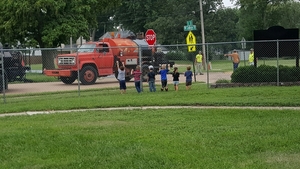 The street crew's little audience!